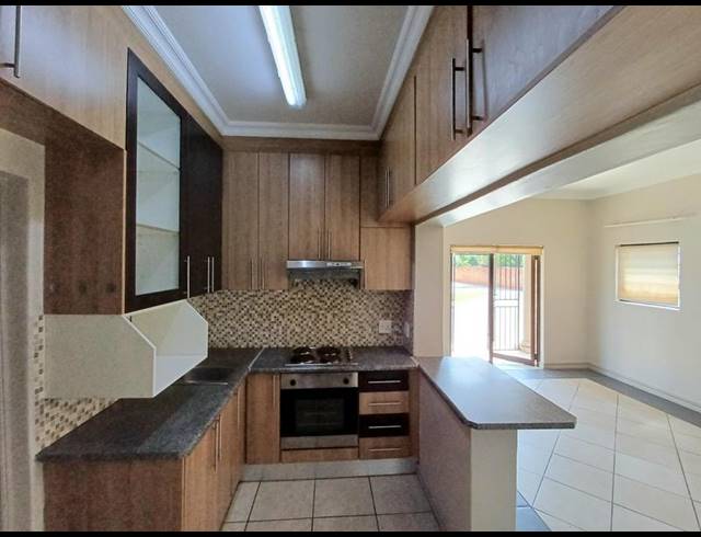 2 BEDROOM PROPERTY TO RENT IN RASLOUW